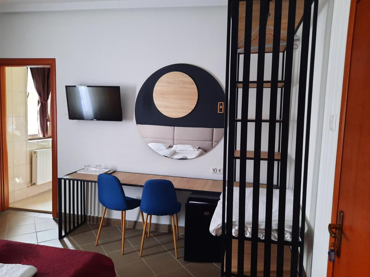 Pension Recidency Oradea Ngoại thất bức ảnh