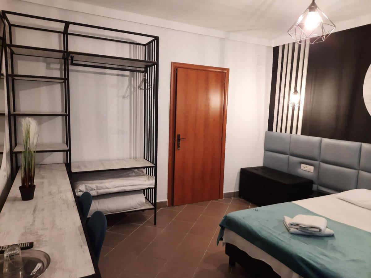 Pension Recidency Oradea Ngoại thất bức ảnh